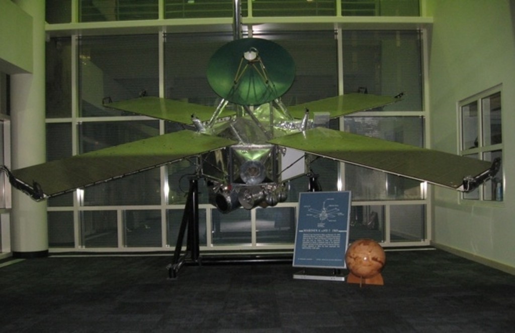 Mariner 6 replica